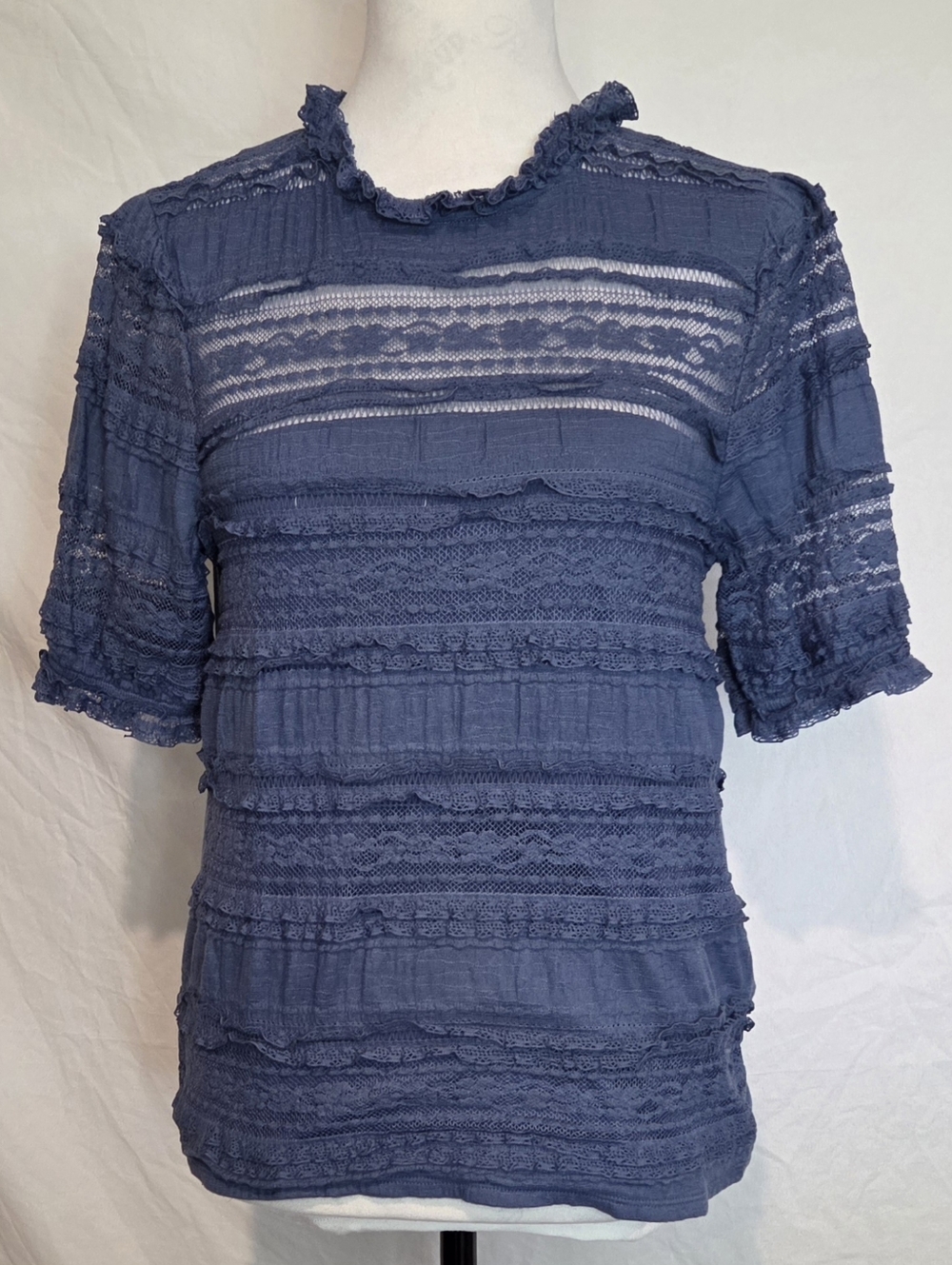 *LIKE NEW* Lucky Brand Indigo Lace & Ruffle Short Sleeve Blouse